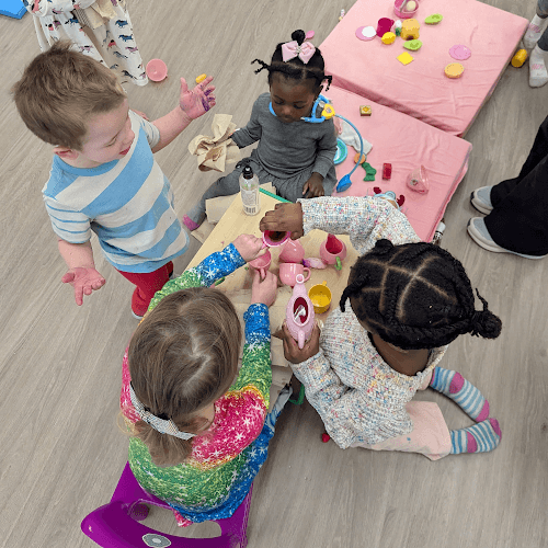 Family Room Chicago on Broadway