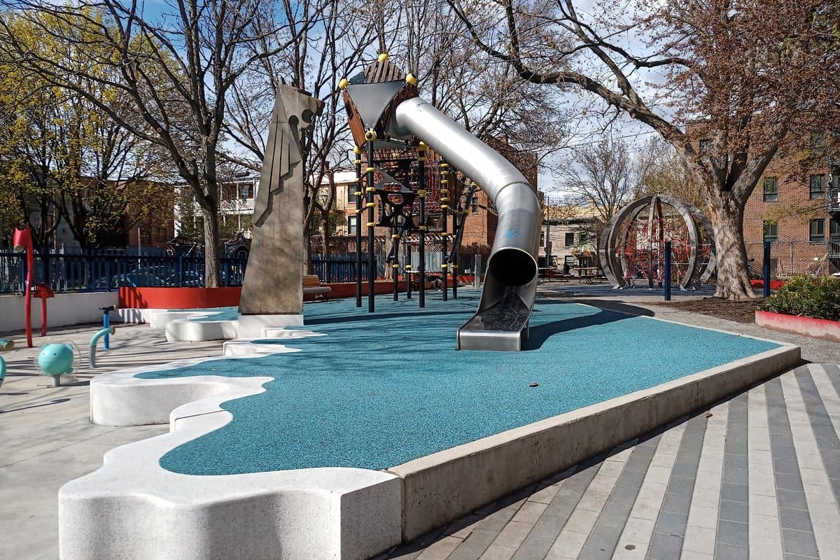Joyeux-Vikings Park — photo 1 of 6