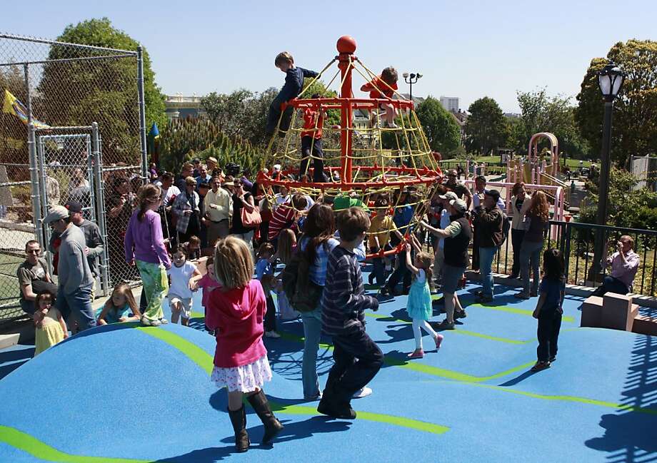 Duboce Playground, photo 1 of 6