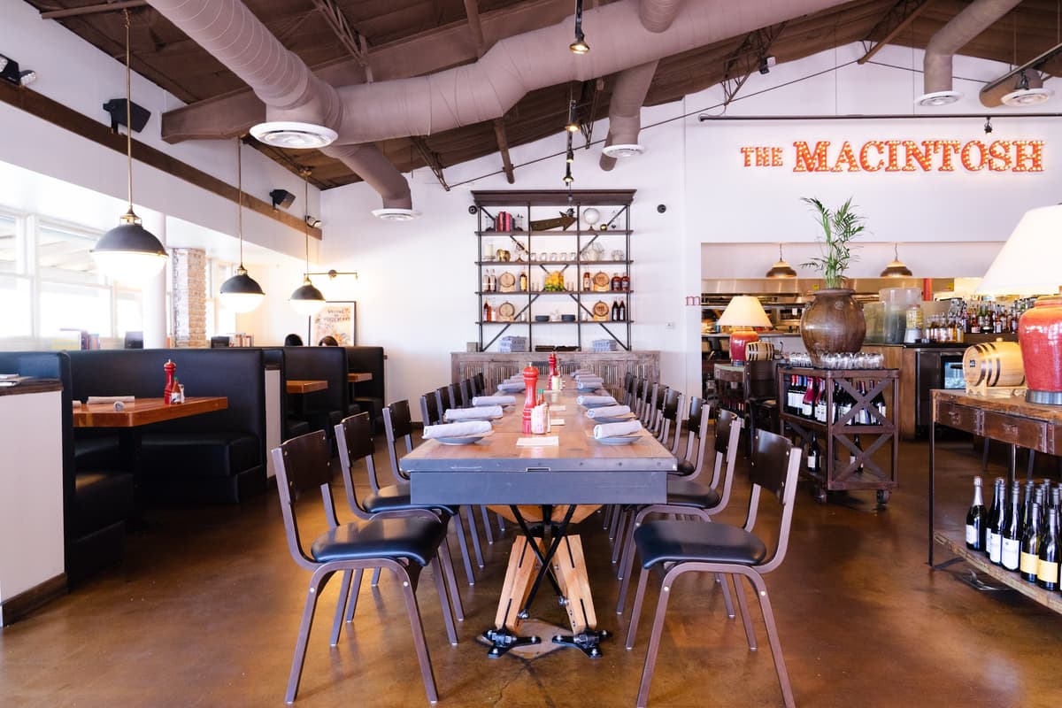 The Macintosh, photo 1 of 1