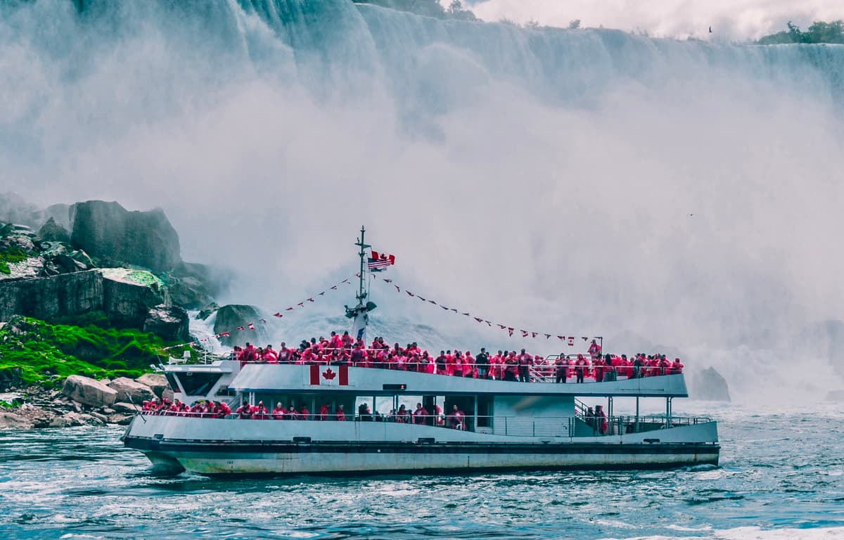 Queen Tour Niagara Falls Tours
