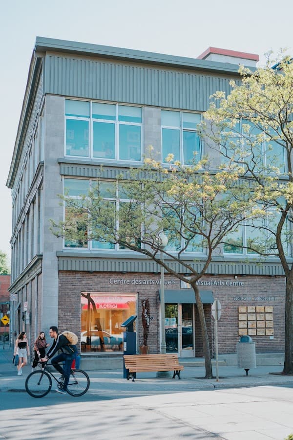 Centre des arts visuels / The Visual Arts Centre, photo 1 of 2