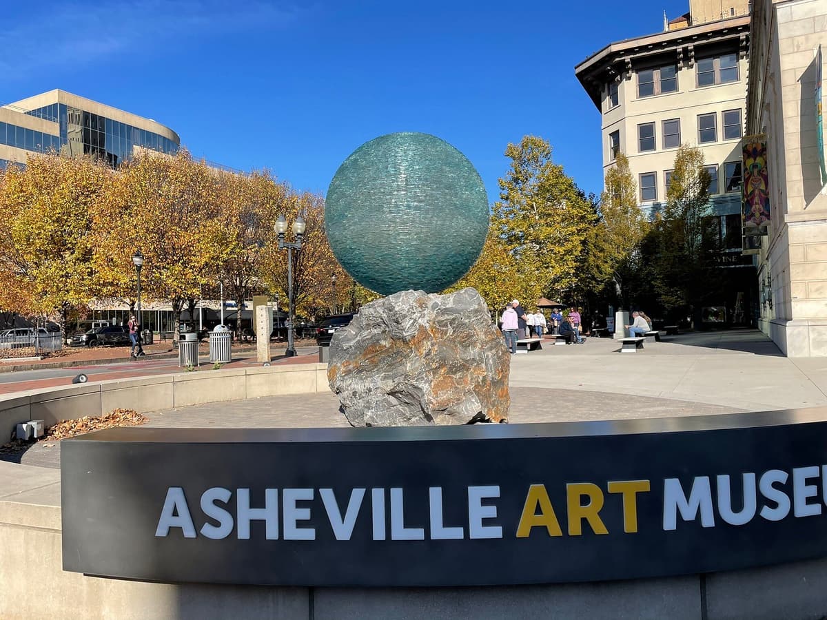 Explore Asheville - Downtown Food & Art Walking Tour