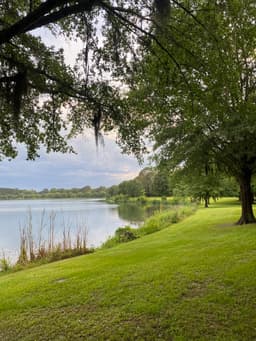 Lake Mayer Park