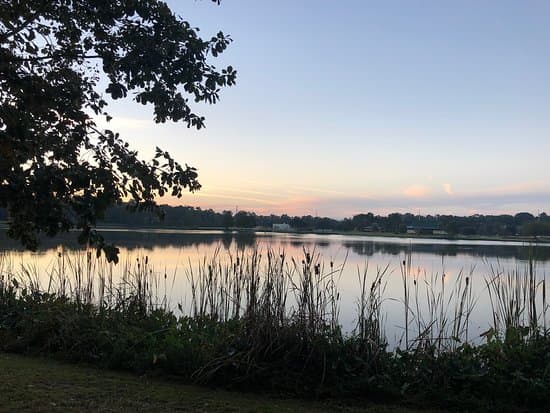 Lake Mayer Park, photo 1 of 2