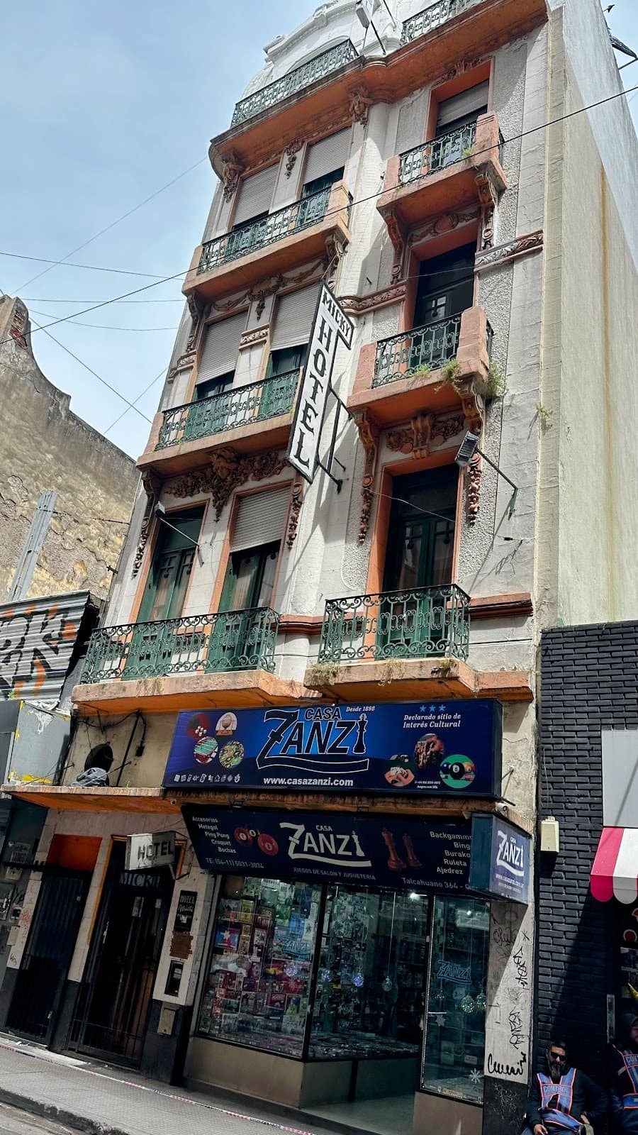 HOUSE ZANZI - JUEGOS.COM SRL