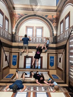 Museum of Illusions - St. Louis