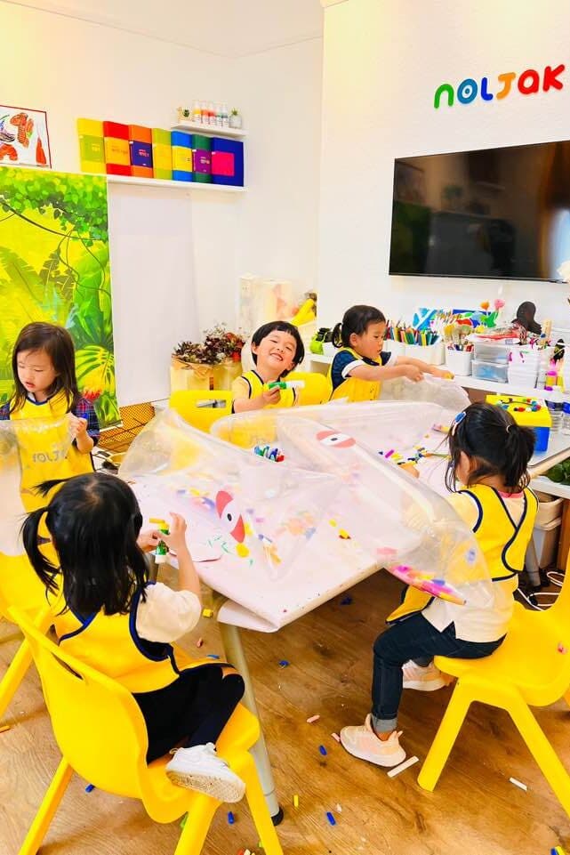 NOLJAK London Children Art School