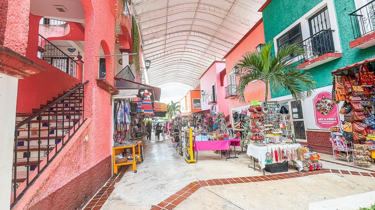 MERCADO DEL ARTE MEXICANO 28, photo 1 of 6