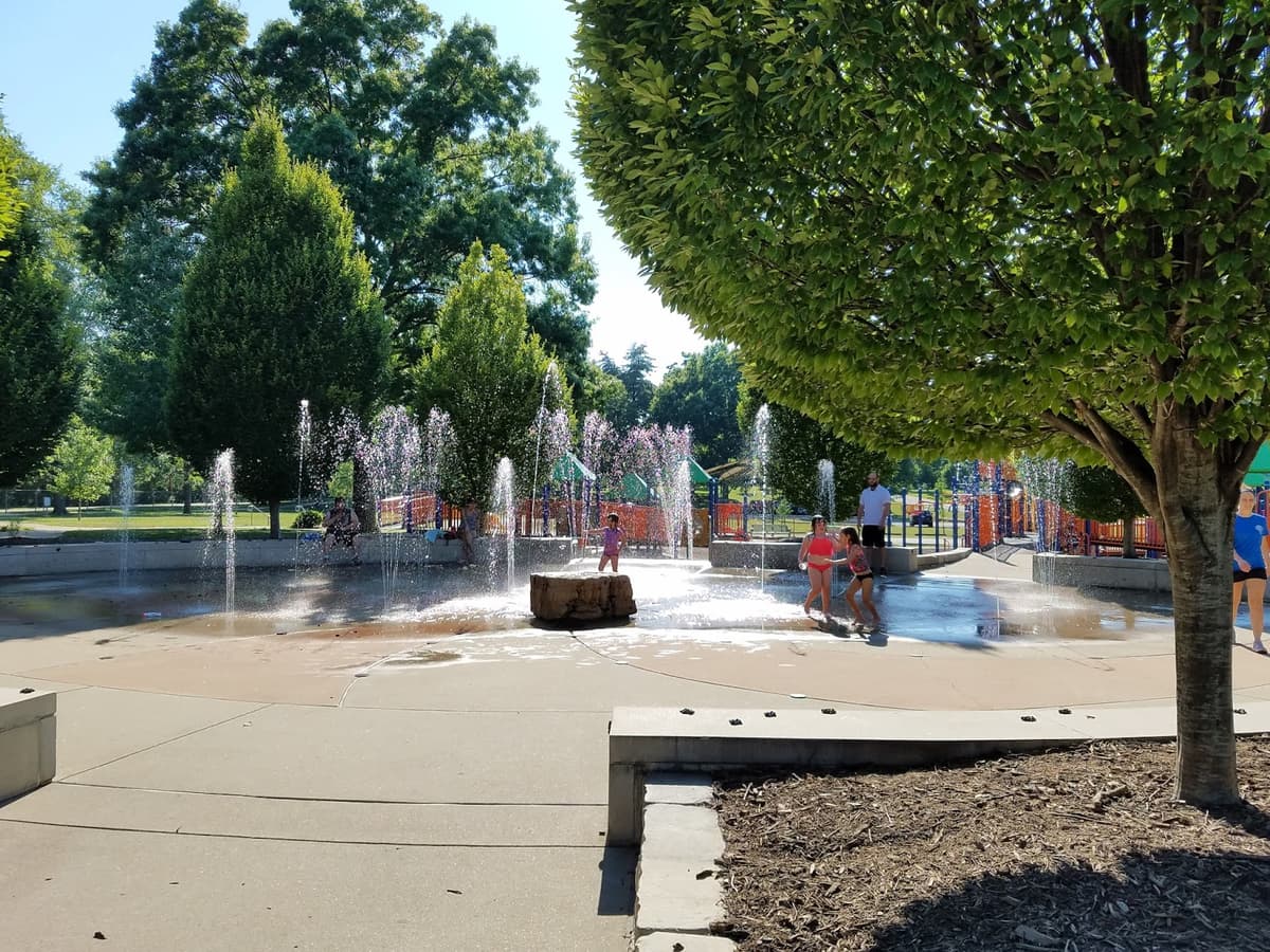Free & Cheap Things to Do with Kids in St. Louis