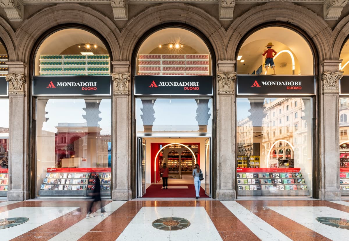 Mondadori Bookstore, photo 1 of 2