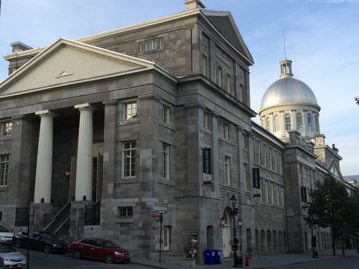 Tourist Scavenger Hunt Old Montreal