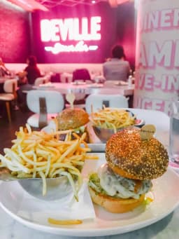 Deville Dinerbar