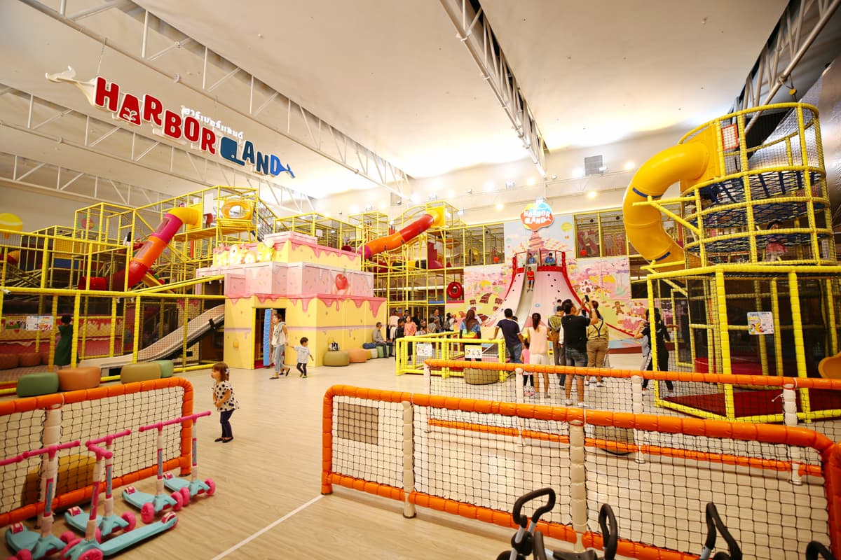 Harborland Gateway Ekamai, photo 1 of 2