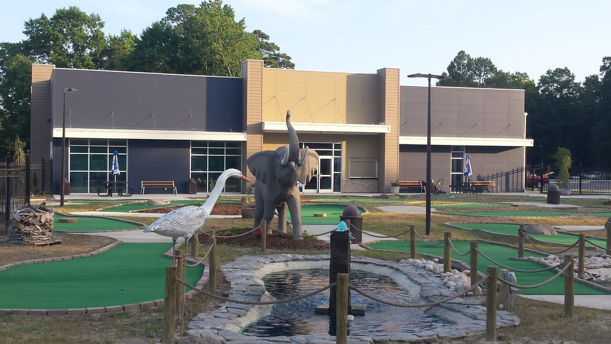 Play A Round Family Fun Center