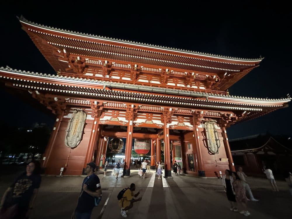 Mo-Mo-Paradise Asakusa Kaminarimon