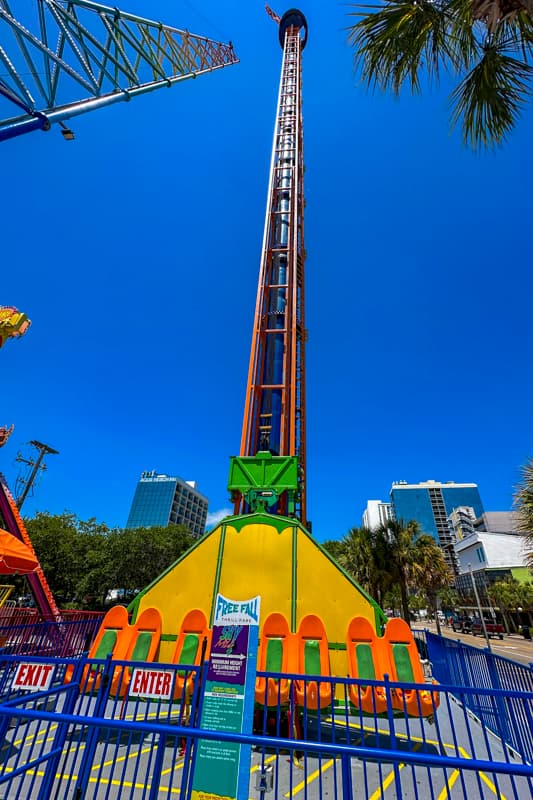 Free Fall Thrill Park