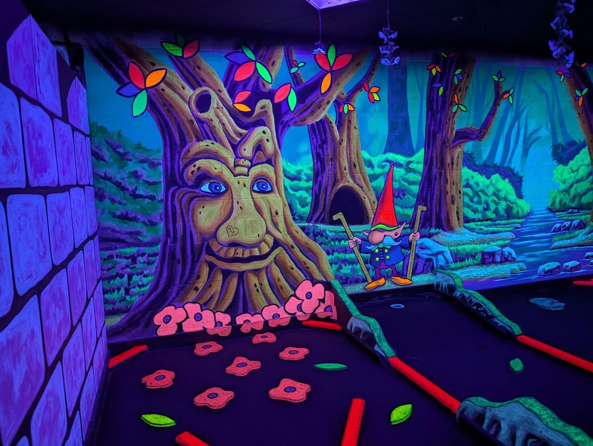 Glow Putt Mini Golf