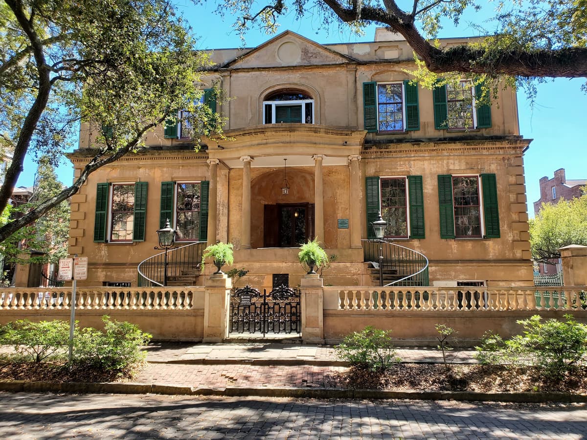 Owens-Thomas House & Slave Quarters