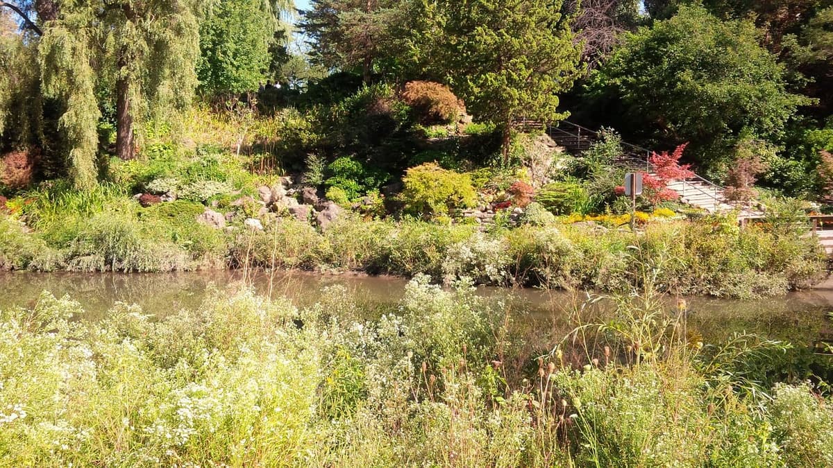Edwards Gardens Park Toronto, photo 1 of 6