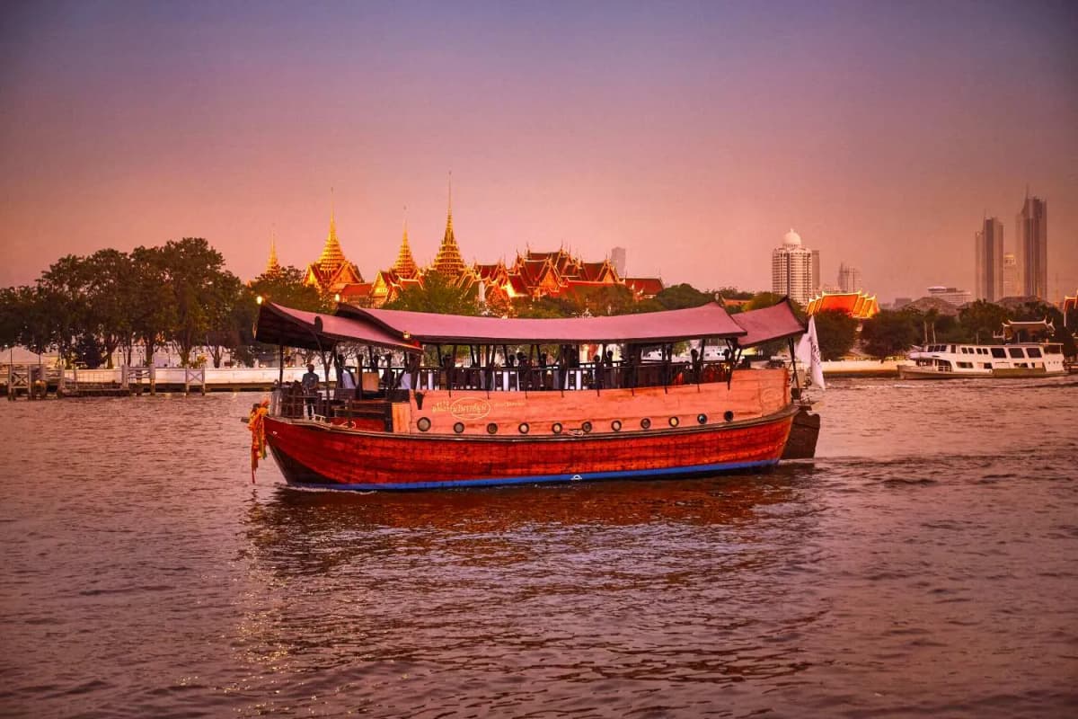 Manohra Cruises