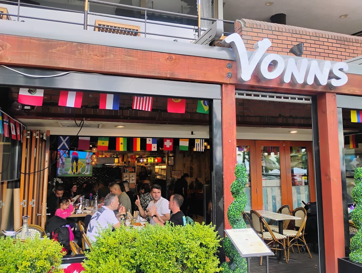Vonns | Smash Burgers | Philly Cheesesteak | Hot Chicken | Birria Tacos