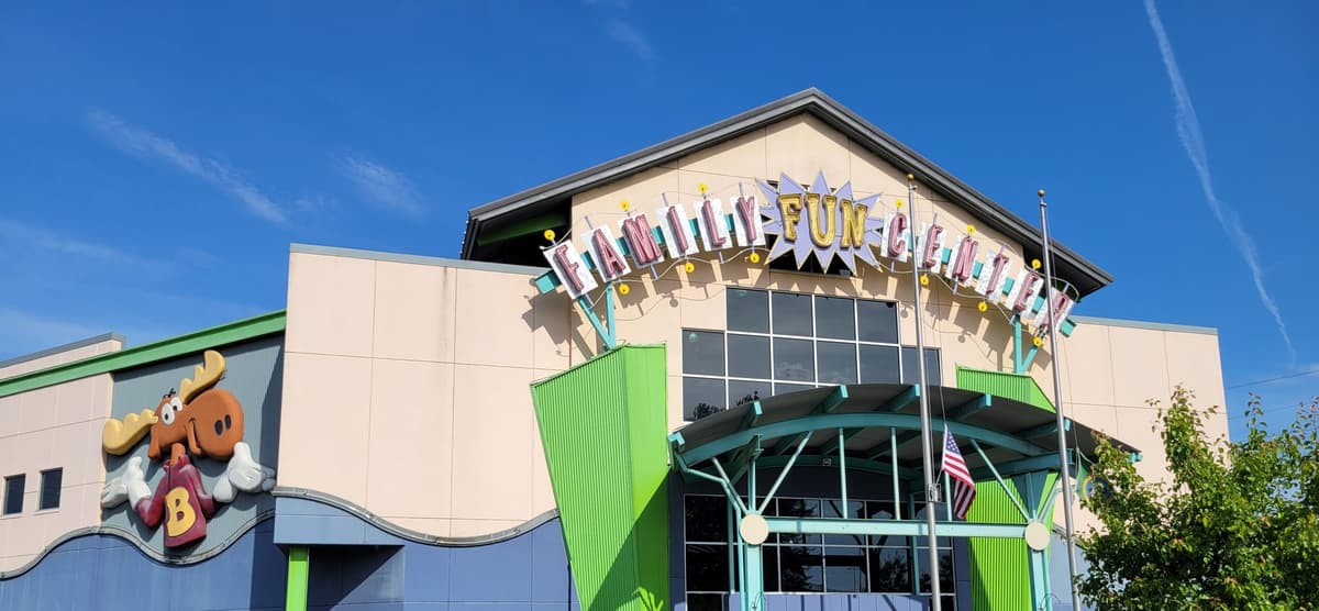 Tukwila Family Fun Center & Bullwinkle's Restaurant