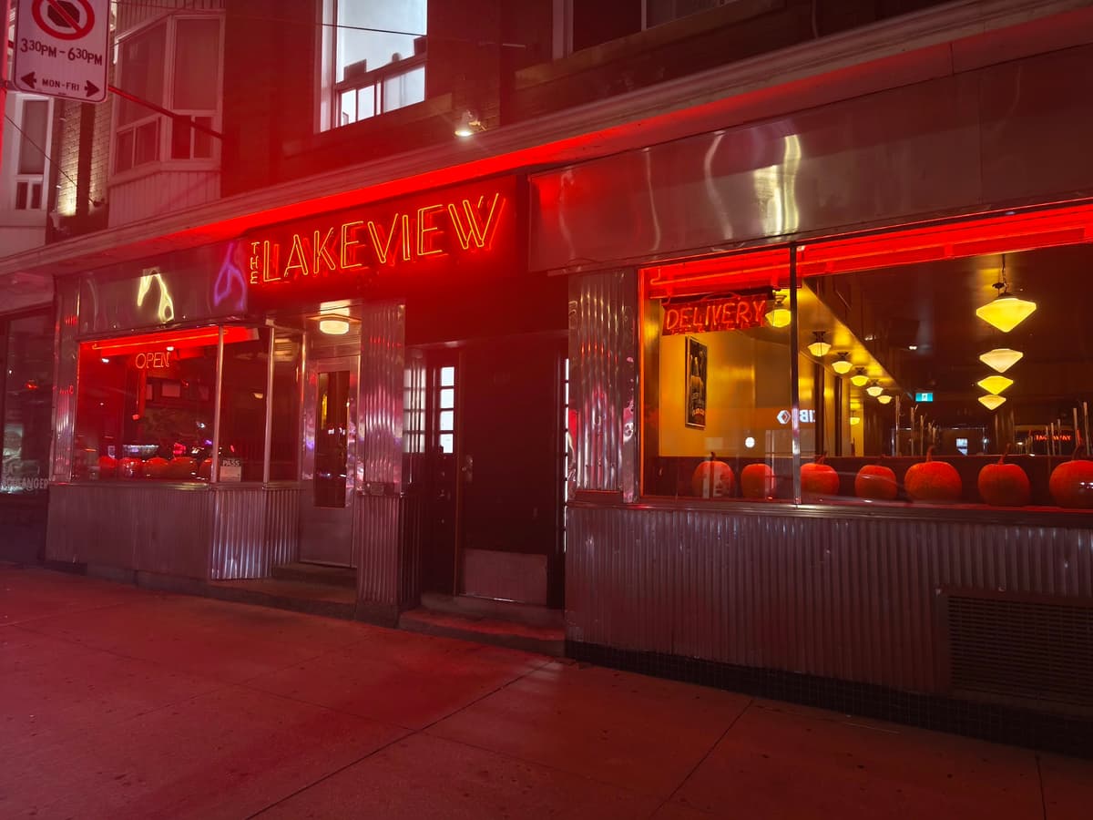 The Lakeview Diner