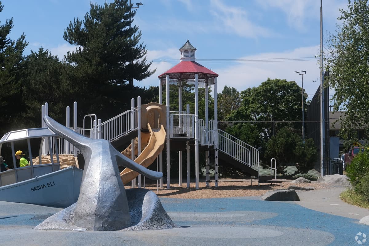 Alki Playground and Whale Tail Park — photo 1 of 2