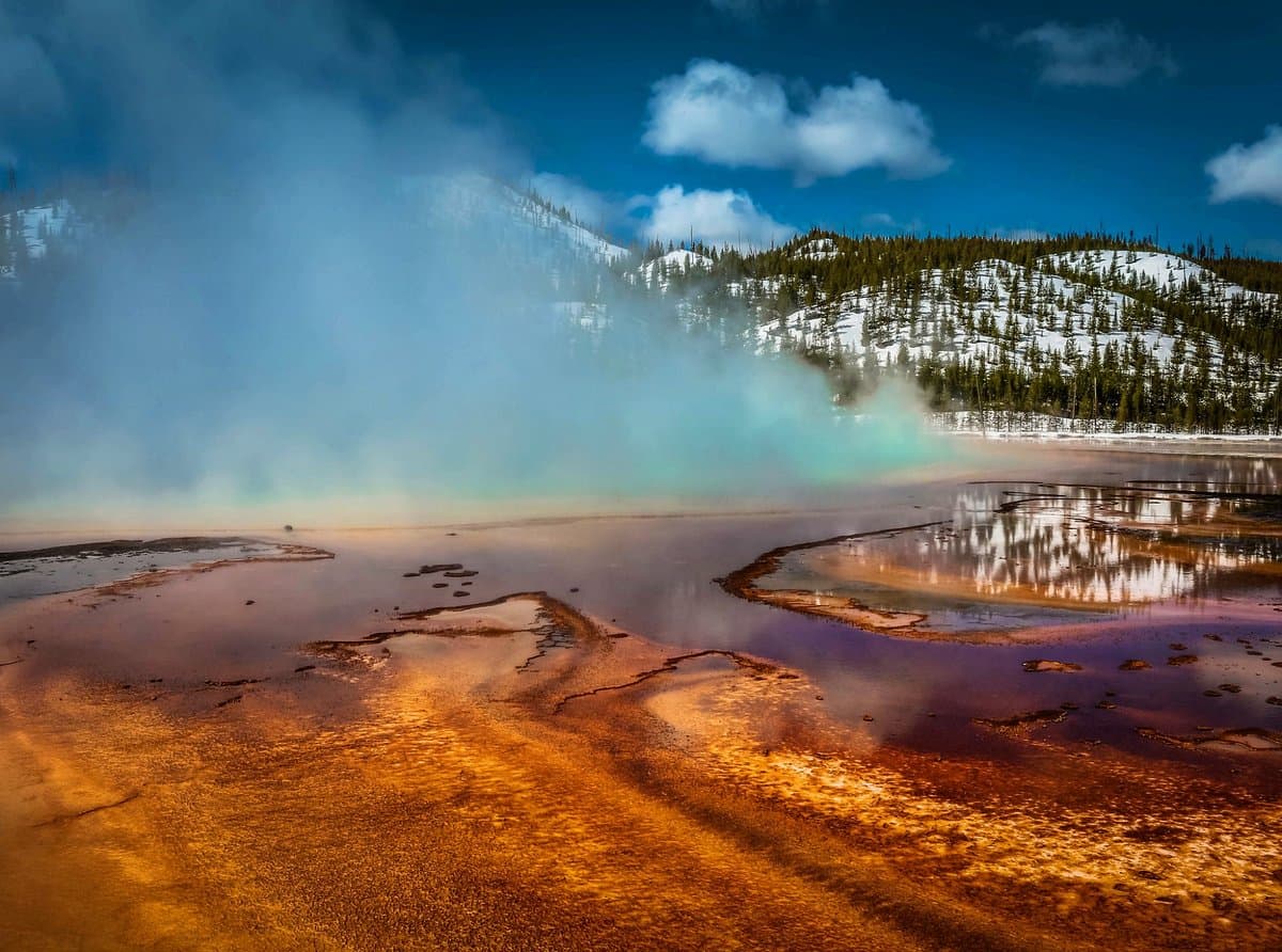 Caldera Tours