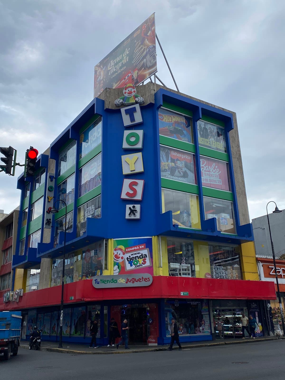 Toys, Avenida 2