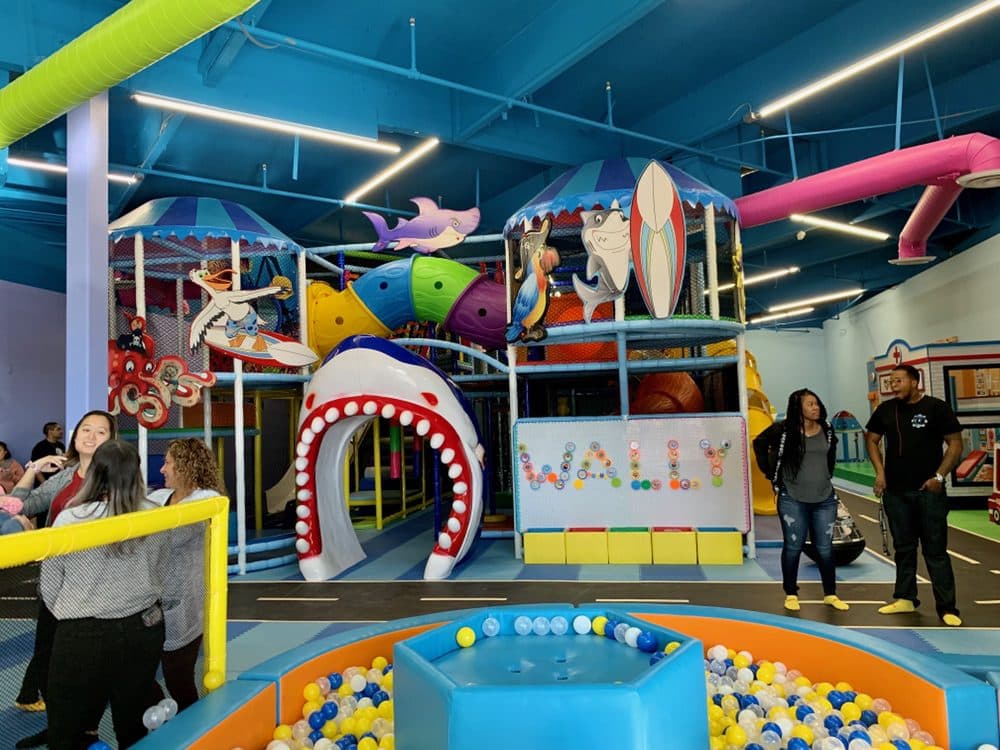 Wally Wombats | Indoor Playground & Events Center - Rainbow