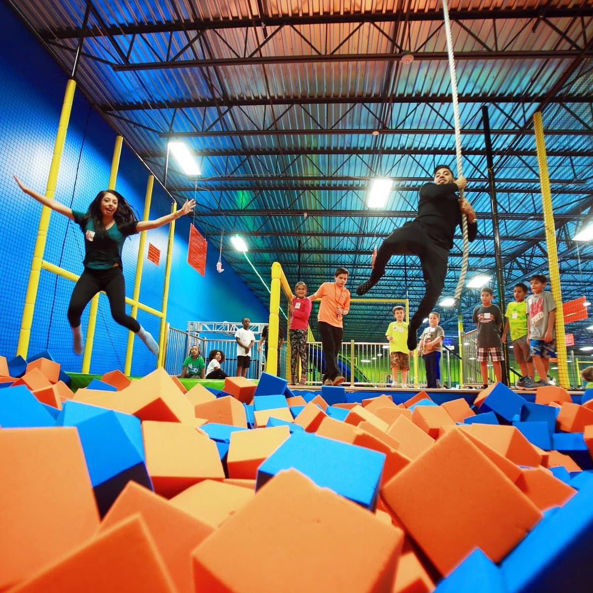 Jumping World, photo 1 of 6
