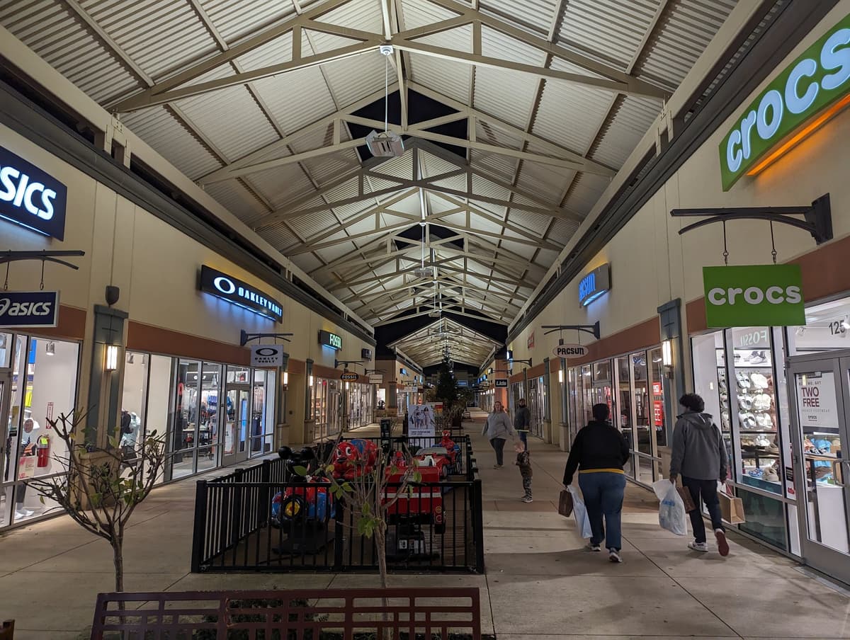 Cincinnati Premium Outlets