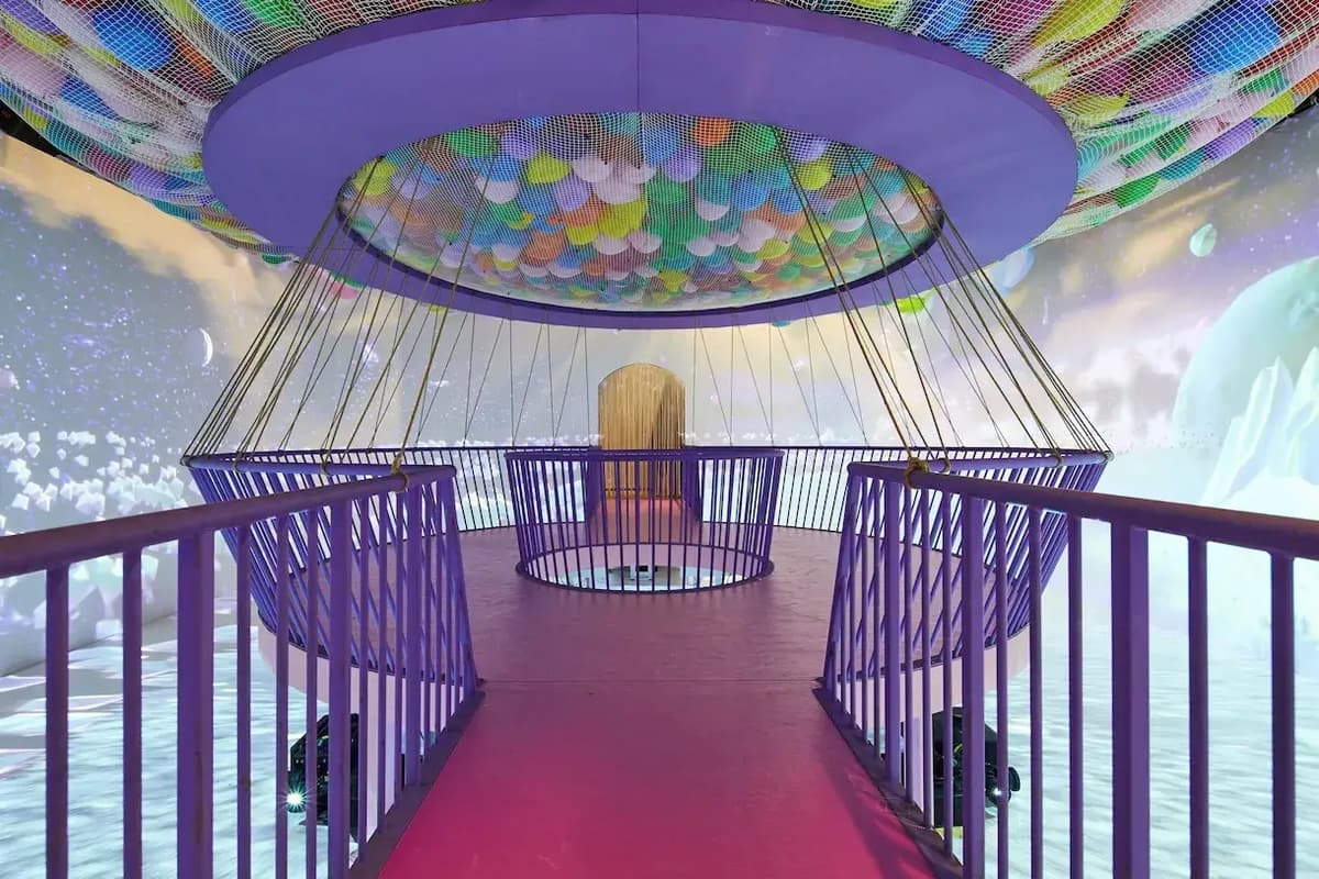 Bubble Planet: An Immersive Experience in Montreal
