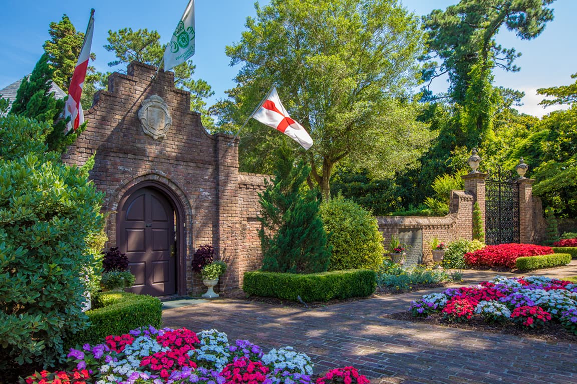 Elizabethan Gardens — photo 1 of 6