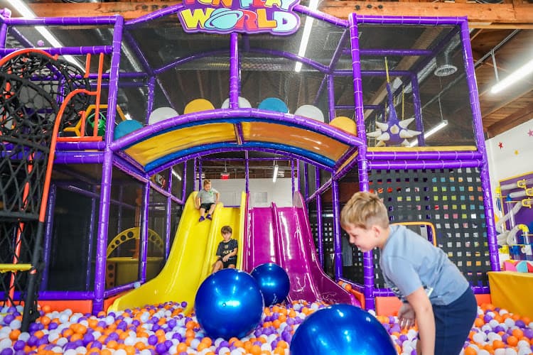 Fun Play World Kids Indoor Playground — photo 1 of 2