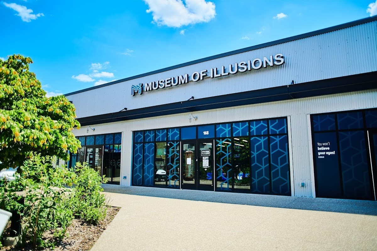 Museum of Illusions - St. Louis