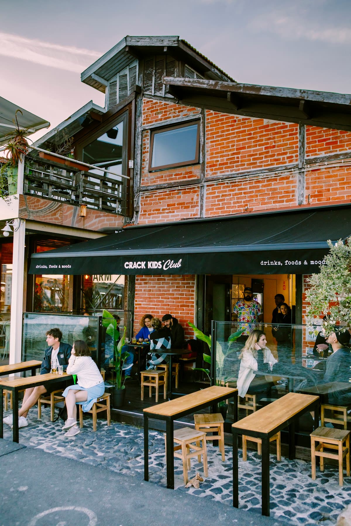 Crack Kids — photo 1 of 6