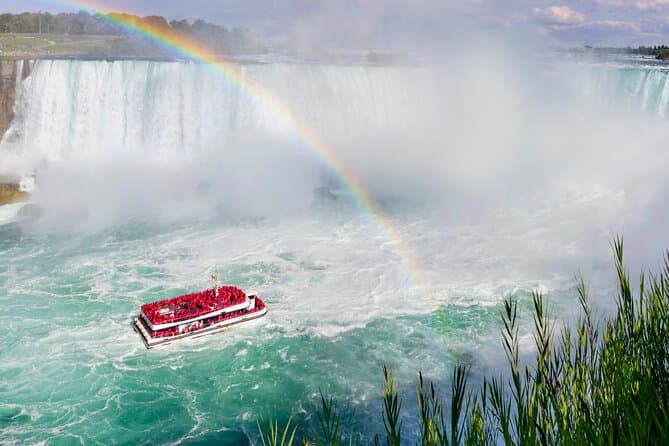 Niagara Falls Boat Ride and Tours Canada — photo 1 of 1
