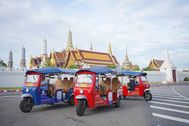 Tuk Tuk Hop: Hop On Hop Off Bangkok & Tuk Tuk Tour (by MuvMi)