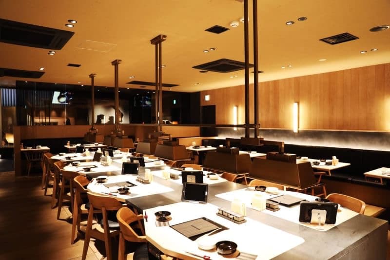 Momo Paradise Shinjuku Higashi-guchi