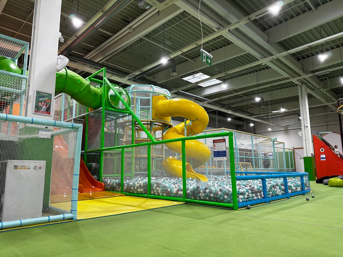 Rodinný zabavni park - Superland Praha