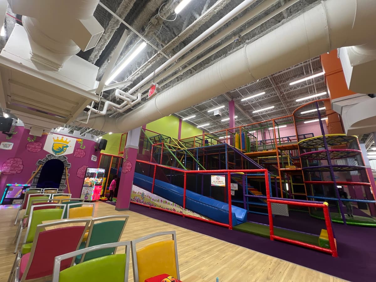 Kids Empire North Riverside Mall — photo 1 of 1