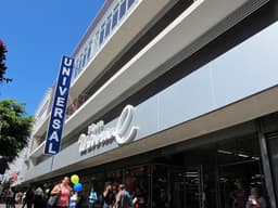 Plaza Universal