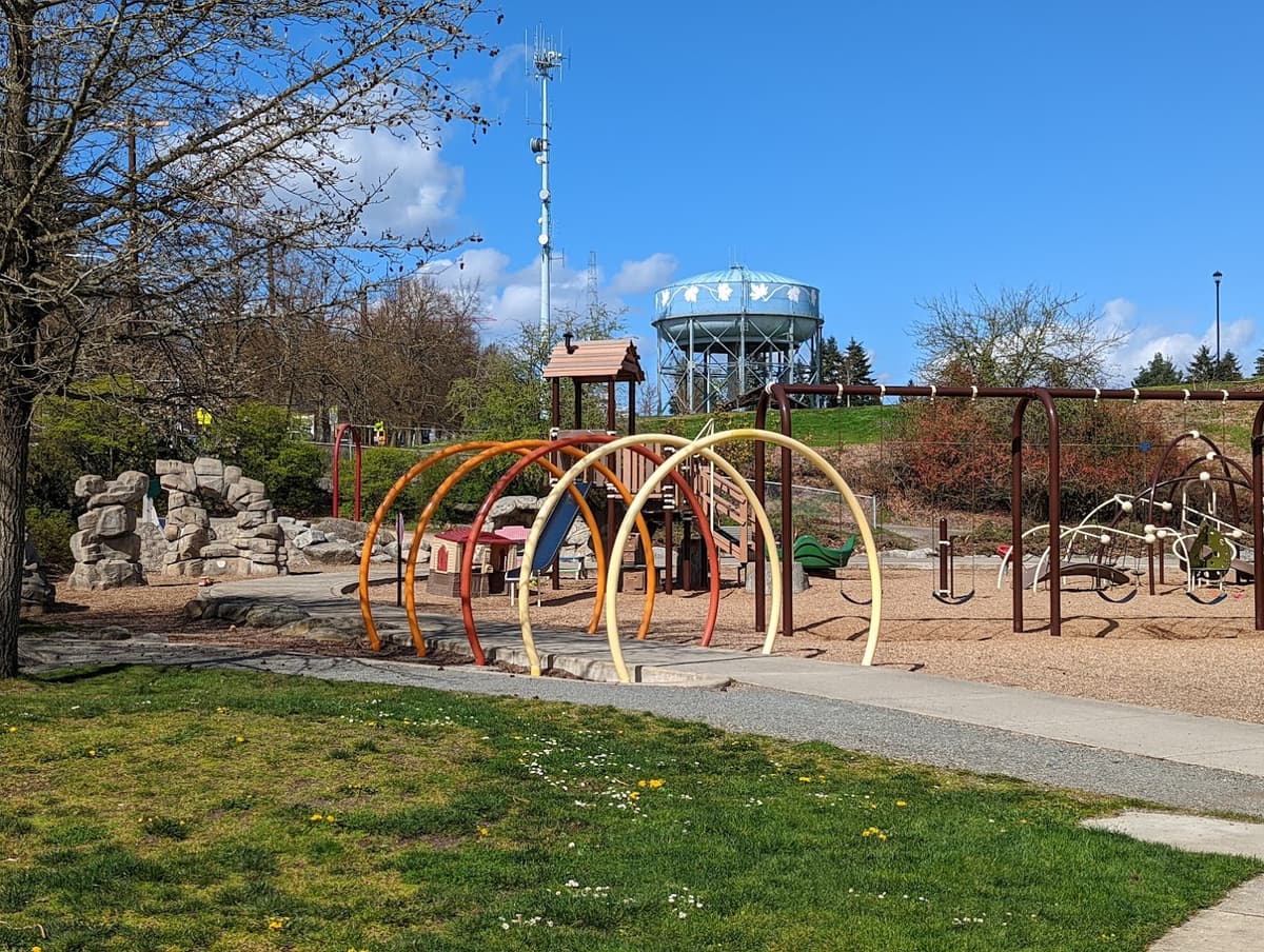 Maple Leaf Park Playground — photo 1 of 1
