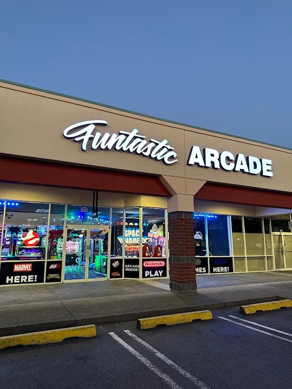 Funtastic Arcade Columbia Gorge Outlets — photo 1 of 2