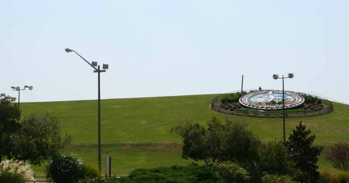 Mount Trashmore Park — photo 1 of 1