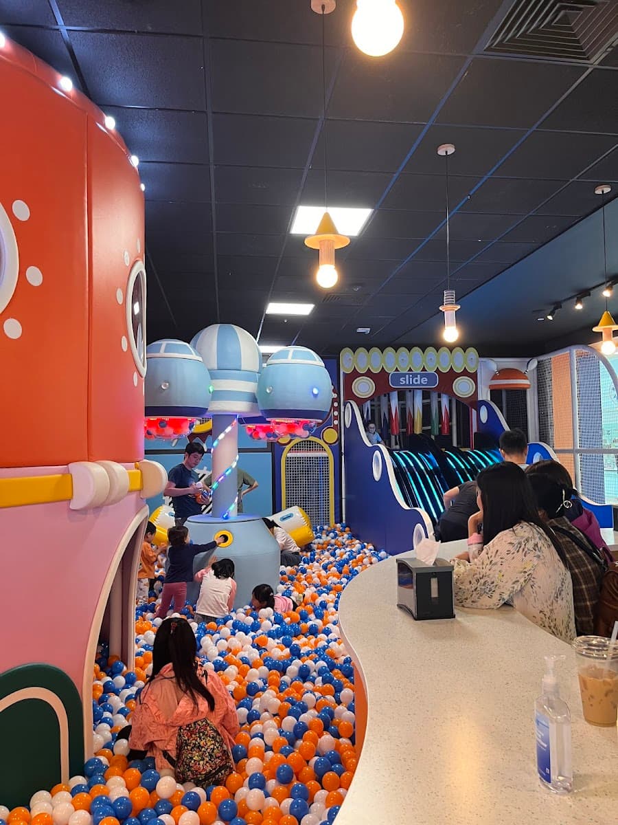 J7 Adventureland — photo 1 of 1