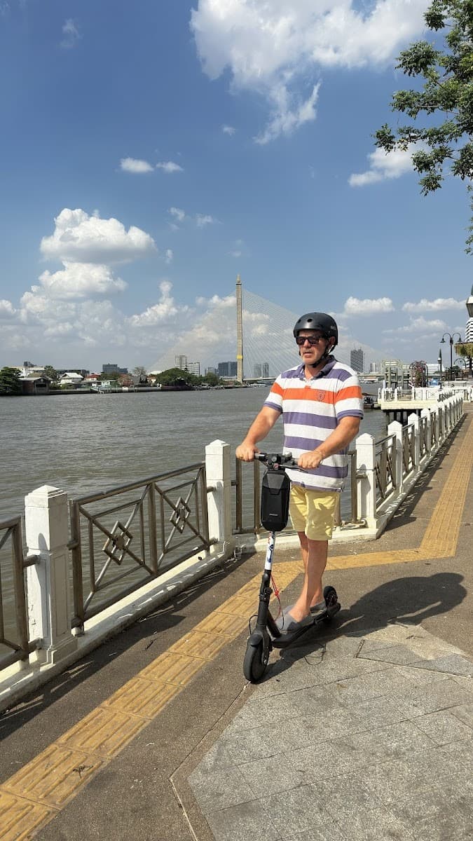 FriendlyLocalTrip - BangkokFunRide - E-scooters, E-TukTuk & Bike Tours
